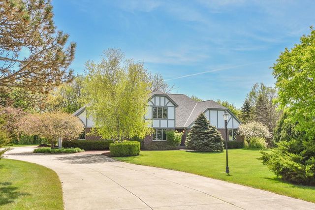 W306S2834 Wild Berry LANE, Waukesha, WI 53188