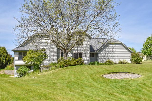 W306S2834 Wild Berry LANE, Waukesha, WI 53188
