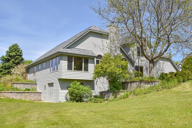 W306S2834 Wild Berry LANE, Waukesha, WI 53188