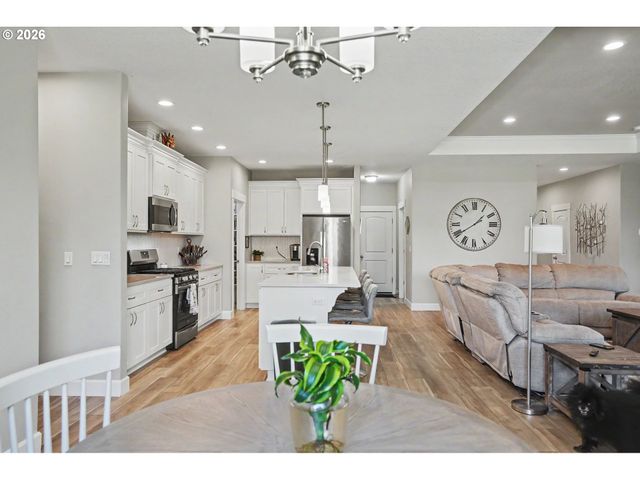 525 Ne ASPEN St, Sublimity, OR 97385