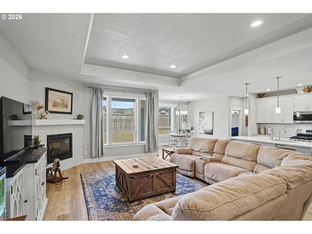 525 Ne ASPEN St, Sublimity, OR 97385