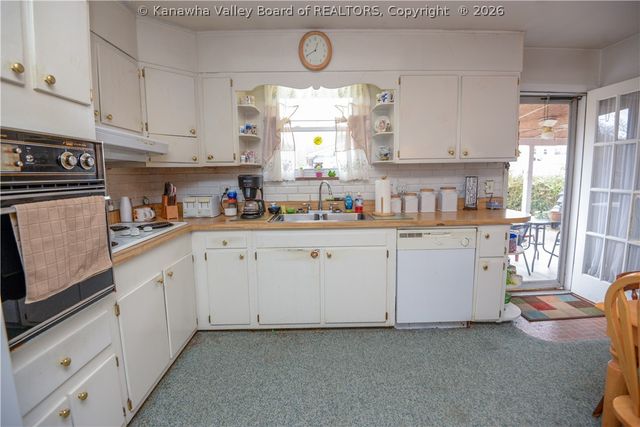 2543 Lakeview Drive, St Albans, WV 25177