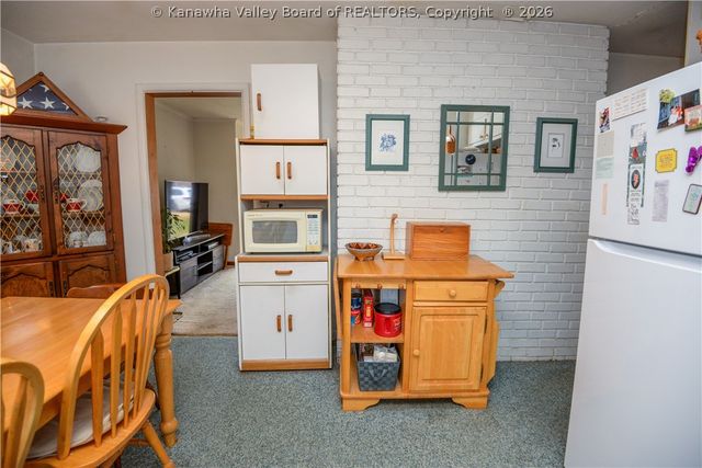 2543 Lakeview Drive, St Albans, WV 25177