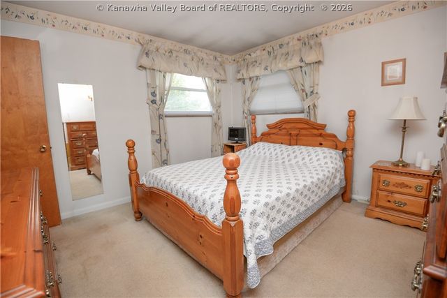 2543 Lakeview Drive, St Albans, WV 25177