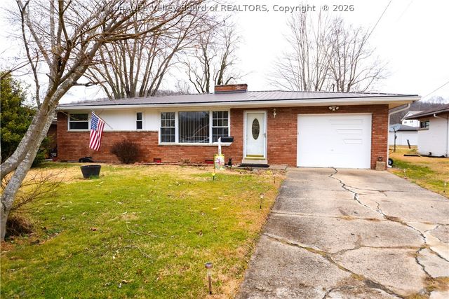 2543 Lakeview Drive, St Albans, WV 25177