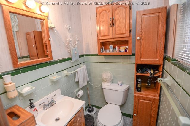 2543 Lakeview Drive, St Albans, WV 25177