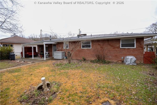 2543 Lakeview Drive, St Albans, WV 25177