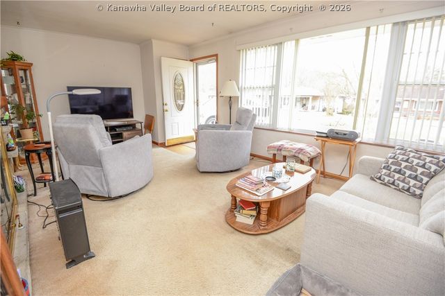 2543 Lakeview Drive, St Albans, WV 25177