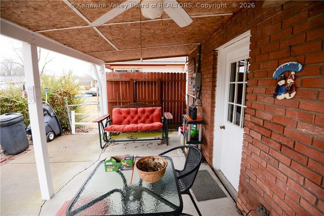 2543 Lakeview Drive, St Albans, WV 25177