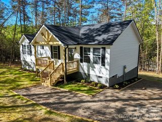 21 Woodchuck Lane, Marion, NC 28752