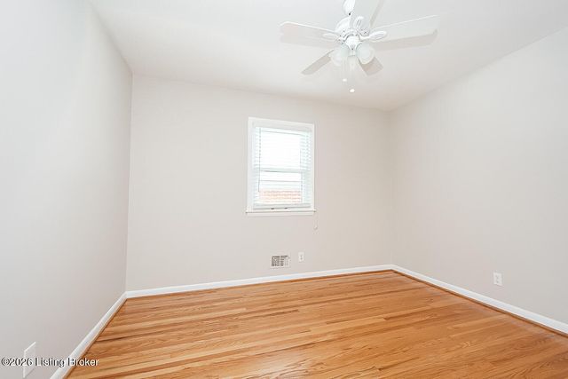 3305 Startan Ct, Louisville, KY 40220