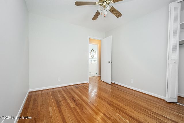 3305 Startan Ct, Louisville, KY 40220