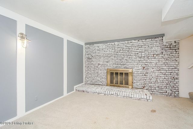 3305 Startan Ct, Louisville, KY 40220