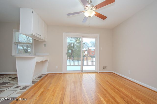 3305 Startan Ct, Louisville, KY 40220