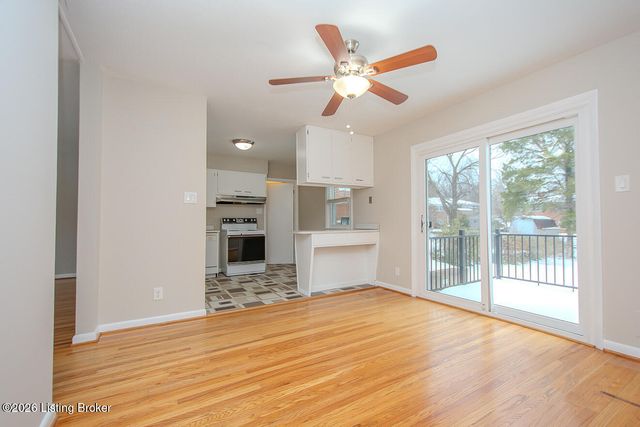 3305 Startan Ct, Louisville, KY 40220