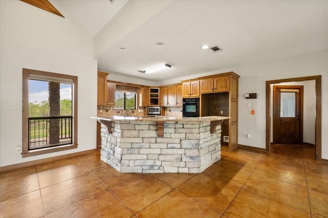 142 Pearl Valley Drive, Kerens, TX 75144