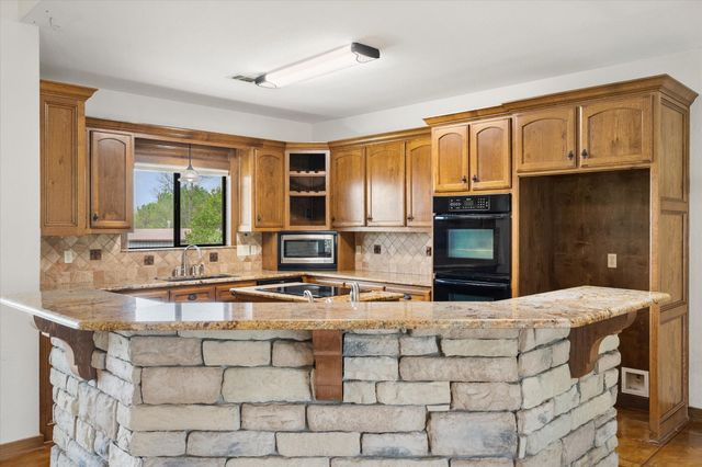 142 Pearl Valley Drive, Kerens, TX 75144