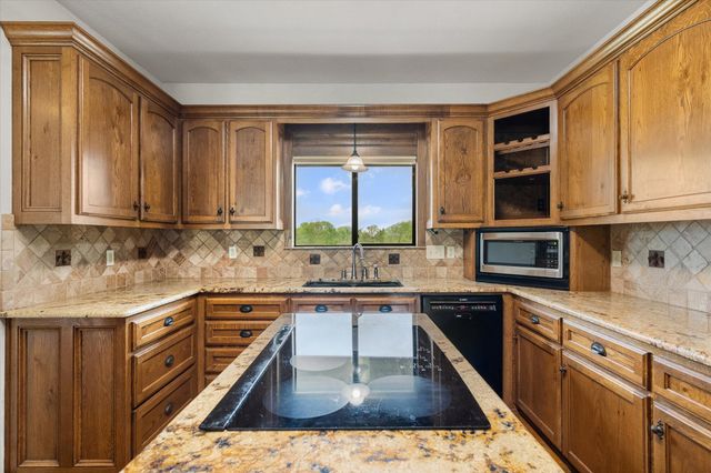 142 Pearl Valley Drive, Kerens, TX 75144