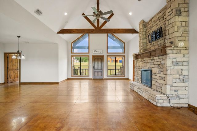 142 Pearl Valley Drive, Kerens, TX 75144