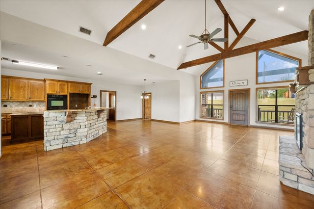 142 Pearl Valley Drive, Kerens, TX 75144