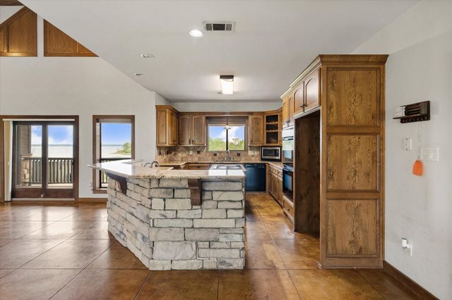 142 Pearl Valley Drive, Kerens, TX 75144