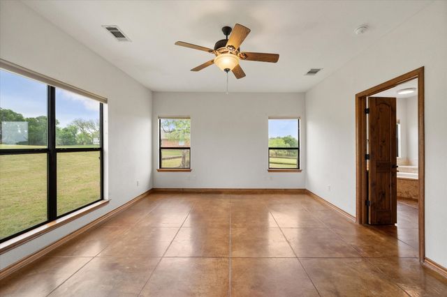 142 Pearl Valley Drive, Kerens, TX 75144