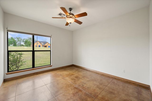 142 Pearl Valley Drive, Kerens, TX 75144