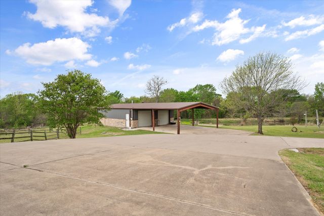 142 Pearl Valley Drive, Kerens, TX 75144