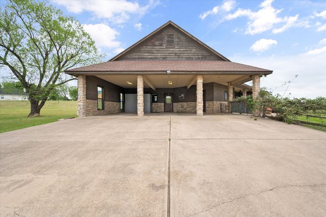 142 Pearl Valley Drive, Kerens, TX 75144