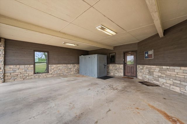 142 Pearl Valley Drive, Kerens, TX 75144