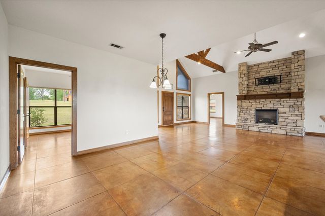 142 Pearl Valley Drive, Kerens, TX 75144