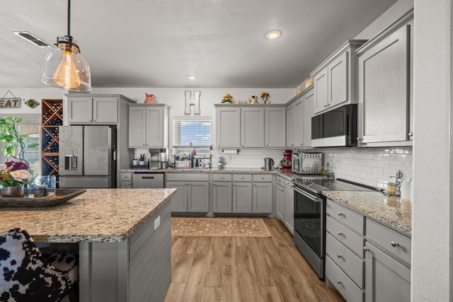 516 Nora Road, Wilson, TX 79381