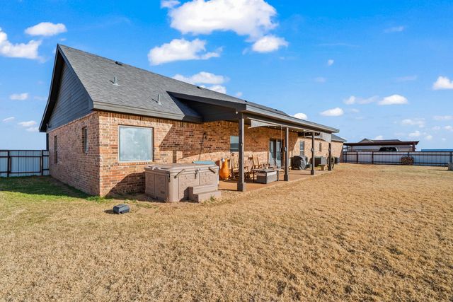 516 Nora Road, Wilson, TX 79381