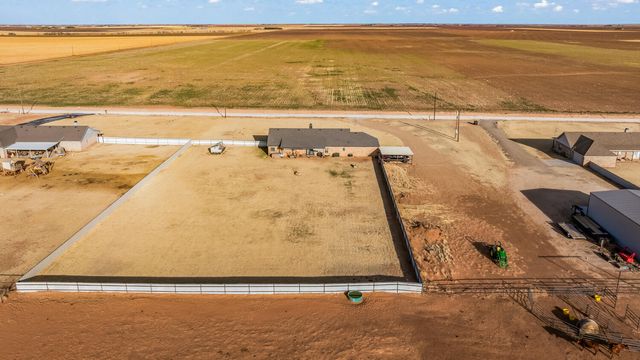 516 Nora Road, Wilson, TX 79381