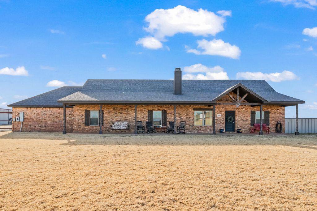 516 Nora Road, Wilson, TX 79381