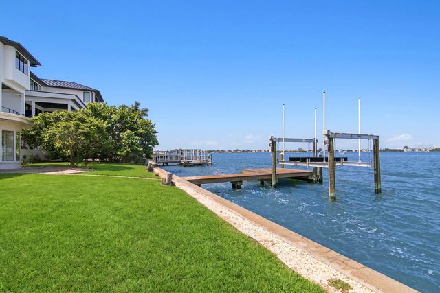 202 DRIFTWOOD LANE, Largo, FL 33770