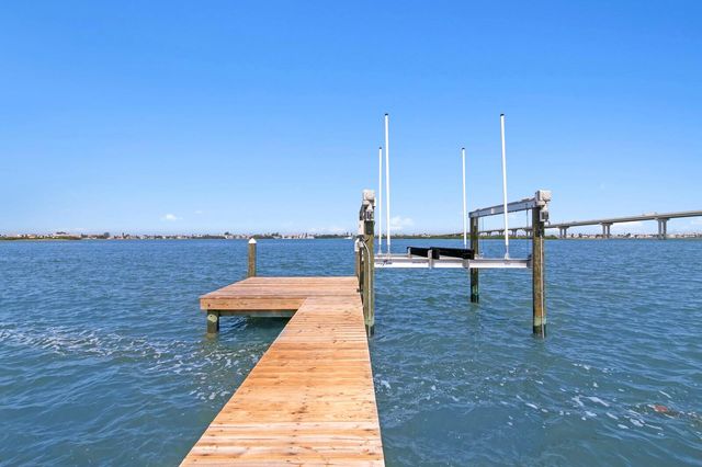 202 DRIFTWOOD LANE, Largo, FL 33770