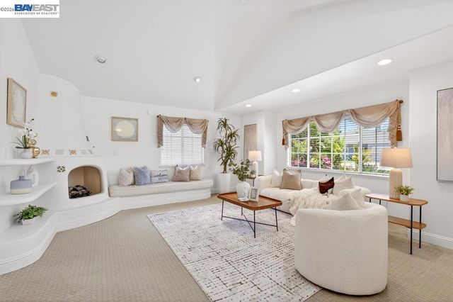 3249 Greenwood Dr, Fremont, CA 94536