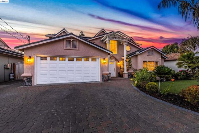 3249 Greenwood Dr, Fremont, CA 94536