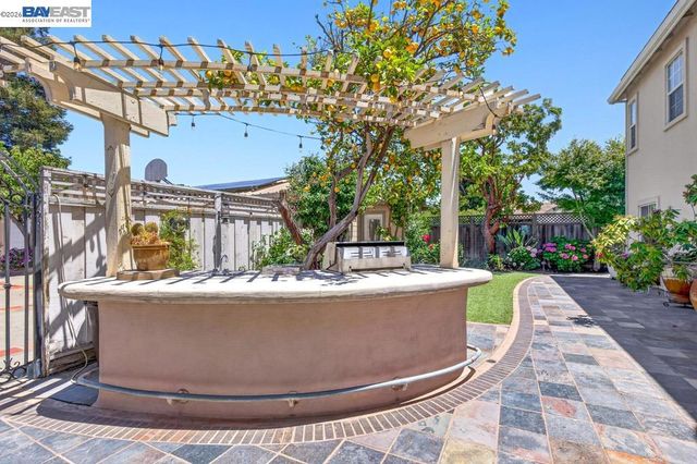 3249 Greenwood Dr, Fremont, CA 94536