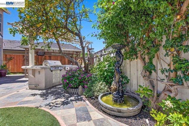 3249 Greenwood Dr, Fremont, CA 94536