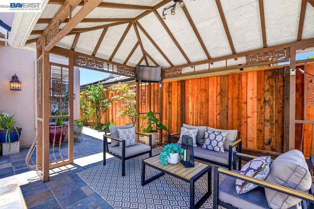 3249 Greenwood Dr, Fremont, CA 94536