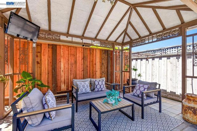 3249 Greenwood Dr, Fremont, CA 94536