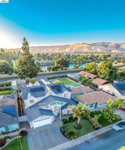 3249 Greenwood Dr, Fremont, CA 94536