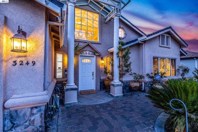 3249 Greenwood Dr, Fremont, CA 94536