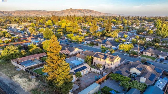 3249 Greenwood Dr, Fremont, CA 94536