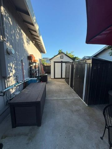8697 Quail Oak Way, Orangevale, CA 95662