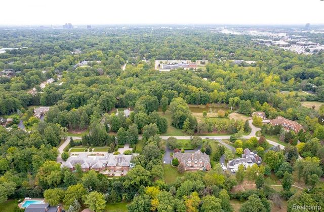 0000 WOODLYNNE Drive, Bingham Farms Village, MI 48025