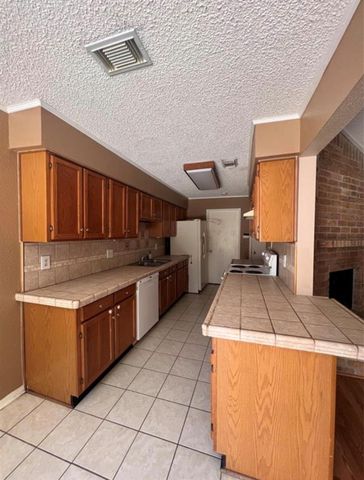 11907 N Fairhollow Lane, Houston, TX 77043