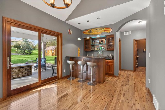1216 E APPLE CREEK ROAD, Appleton, WI 54913
